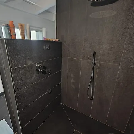 Antonelli - Private Ensuite Bathroom Daire