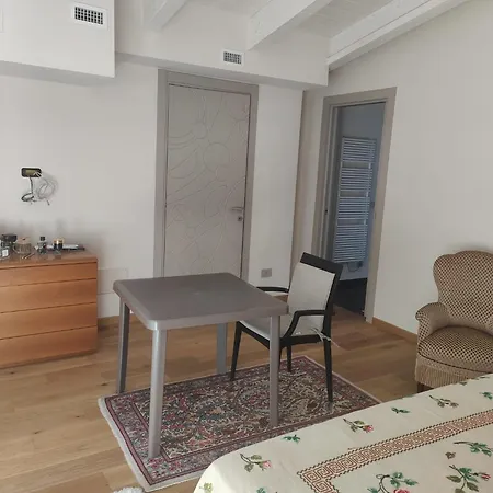 Antonelli - Private Ensuite Bathroom Appartamento Novara